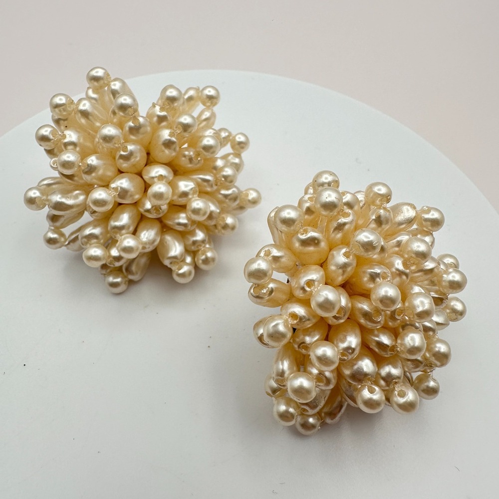 Vintage Y2K Ivory Pearl Beaded Earrings - Classic Bridal Jewelry